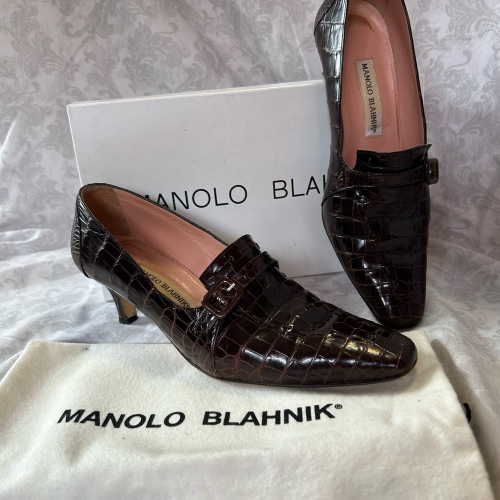 Manolo Blahnik Chocolate Brown Nisida Alligator Pumps
